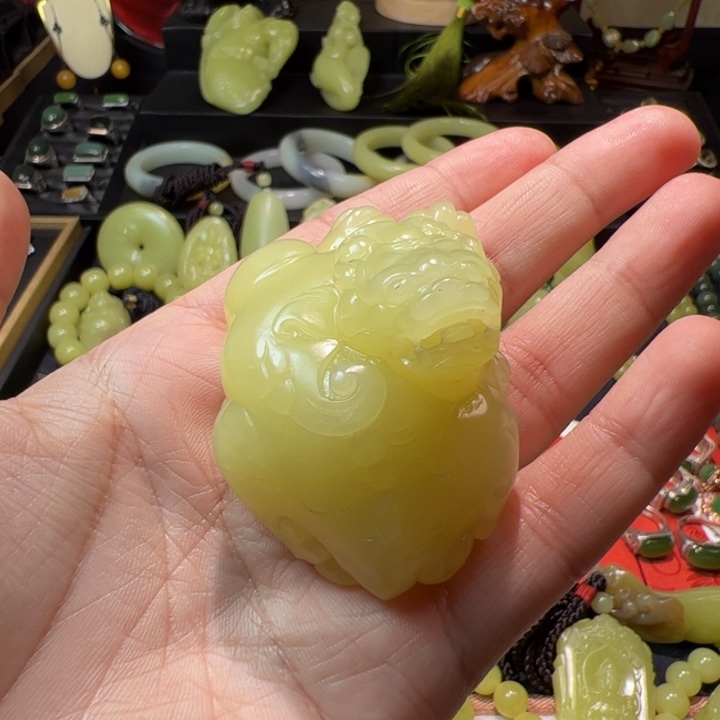 和田玉（黄玉）颈饰未镶嵌
