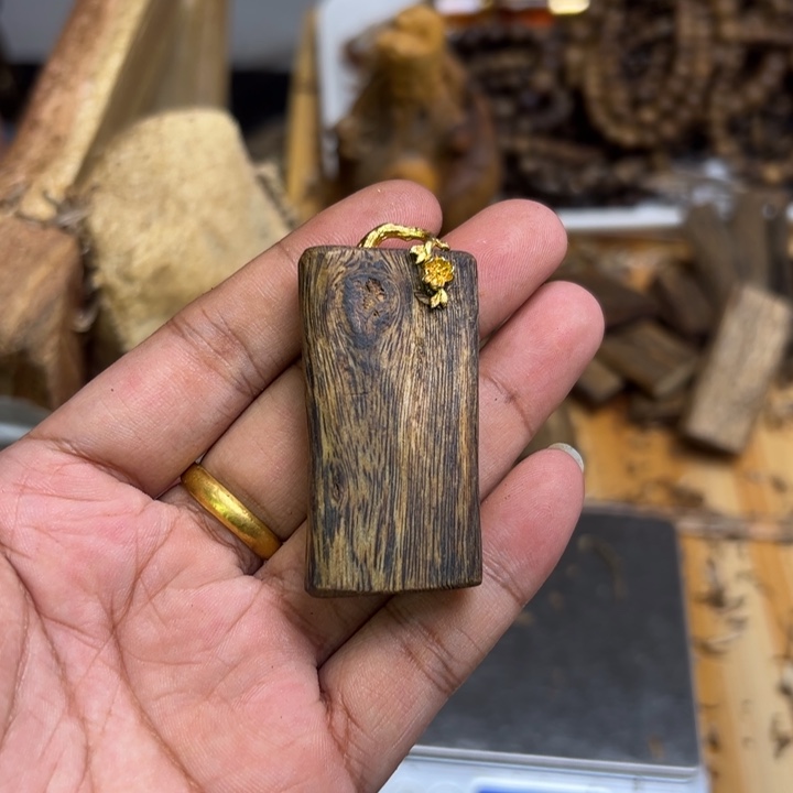 德***五沉香沉香碎屑7.7克