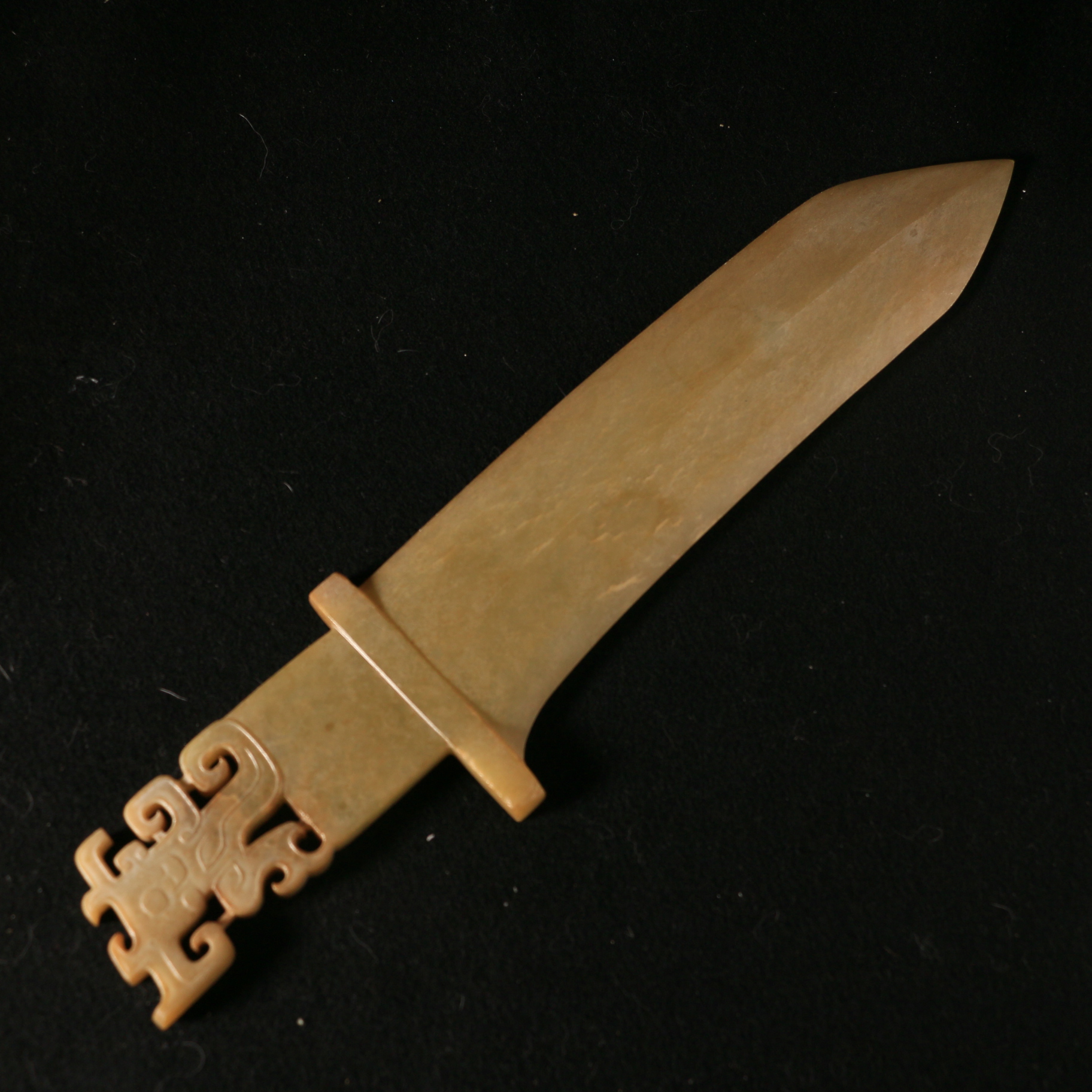 41G21   明  和田玉玉戈