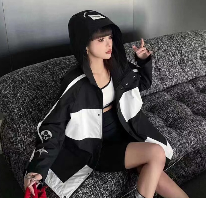 【南油玲姐】黑色冲锋衣连帽新款外套WT6642