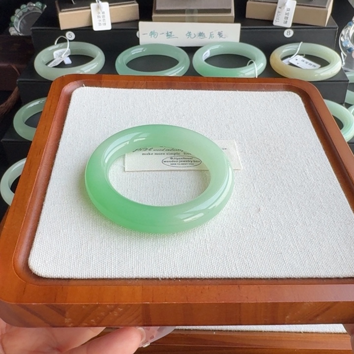 S***橙非金属橙子52.1开板俏翠特色时尚手镯