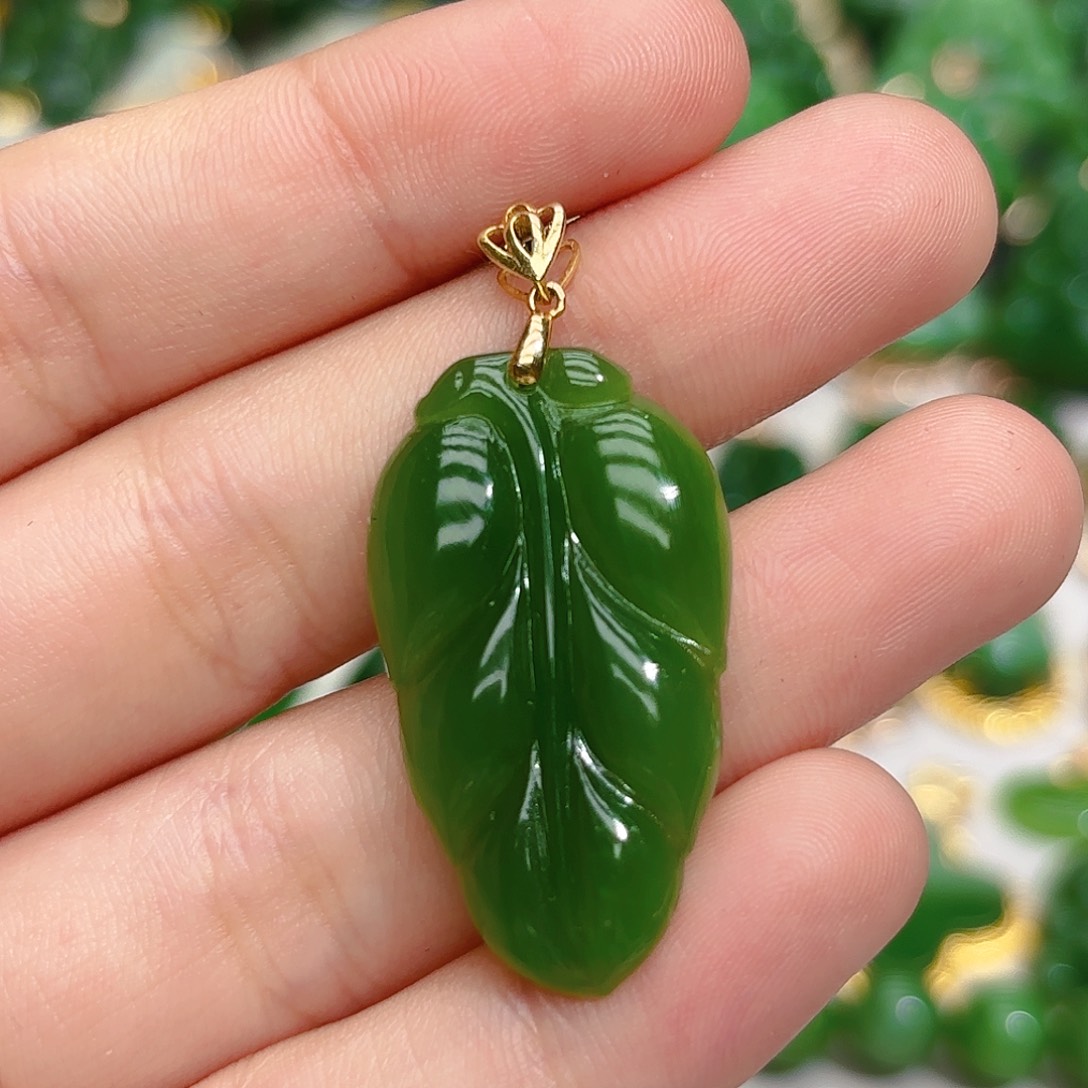 和田玉（碧玉）颈饰18K金镶嵌