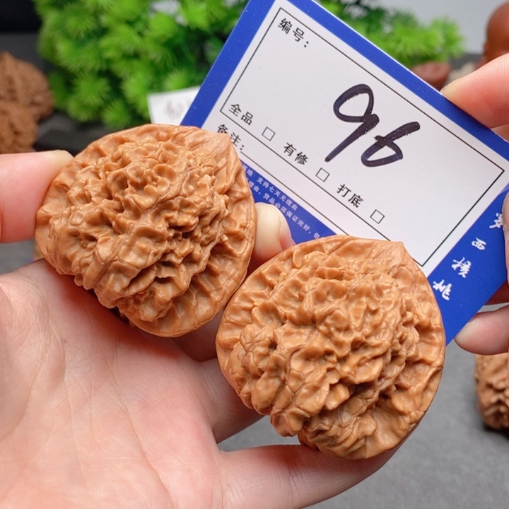 桃核把件47官帽96号牌