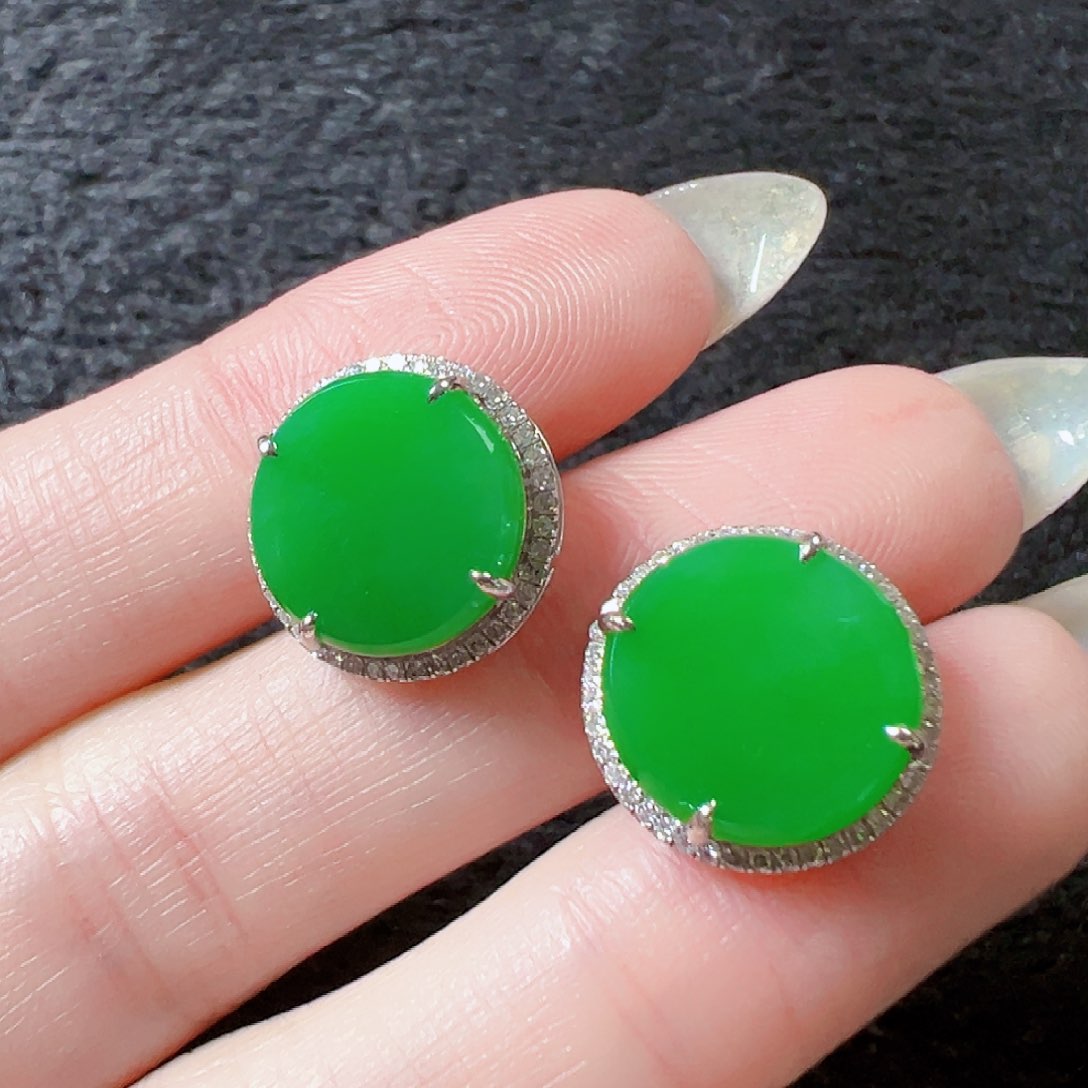 翡翠耳饰18K金镶嵌签收后24小时鉴赏期，过时不退