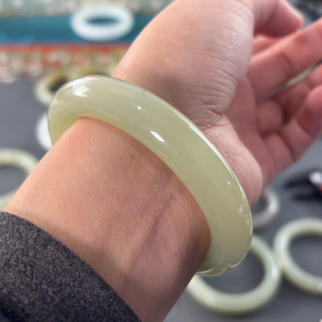 和田玉（糖玉）56未镶嵌高****?