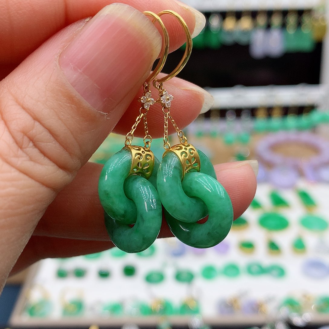 翡翠耳饰18K金镶嵌的