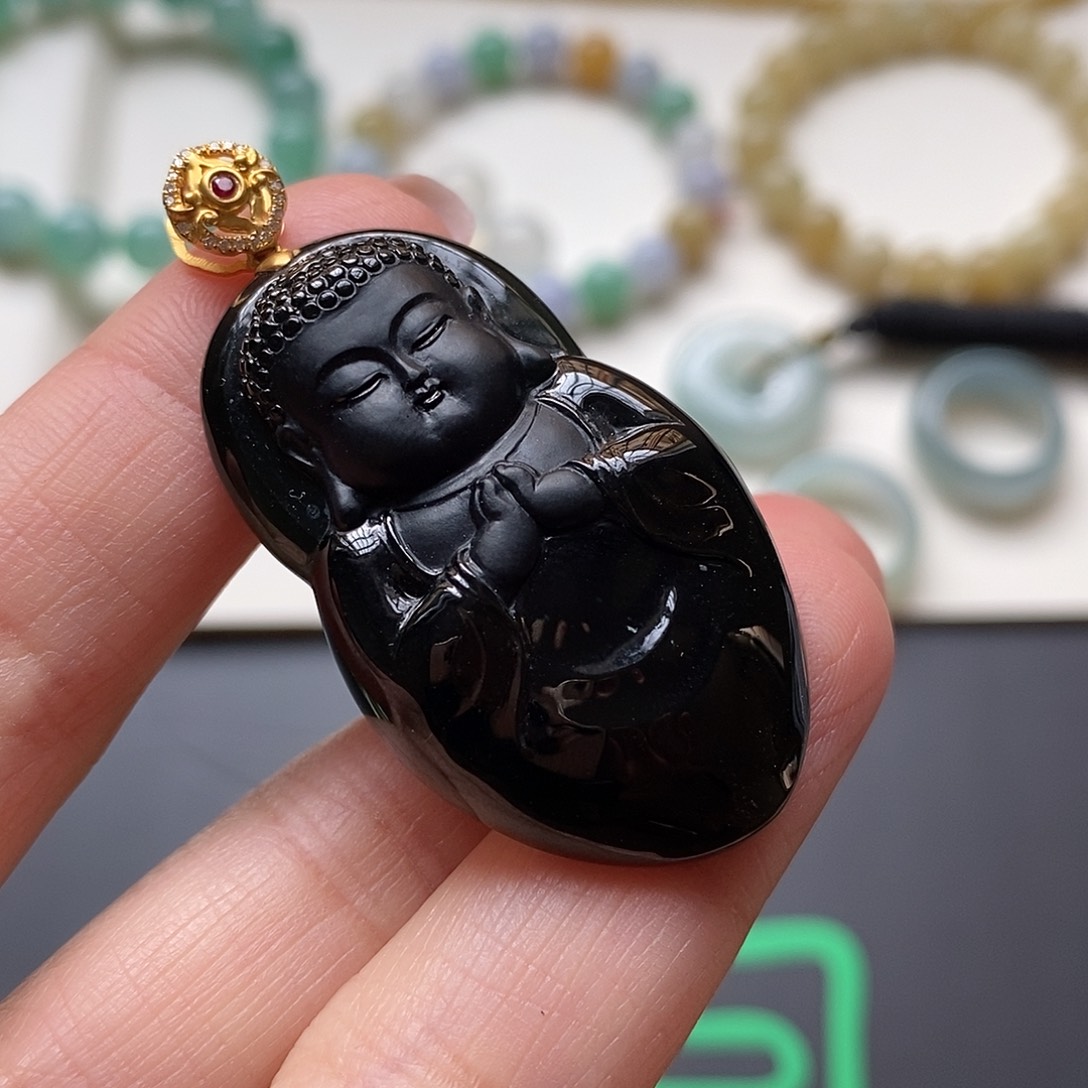 翡翠颈饰18K金镶嵌墨翠宝宝佛