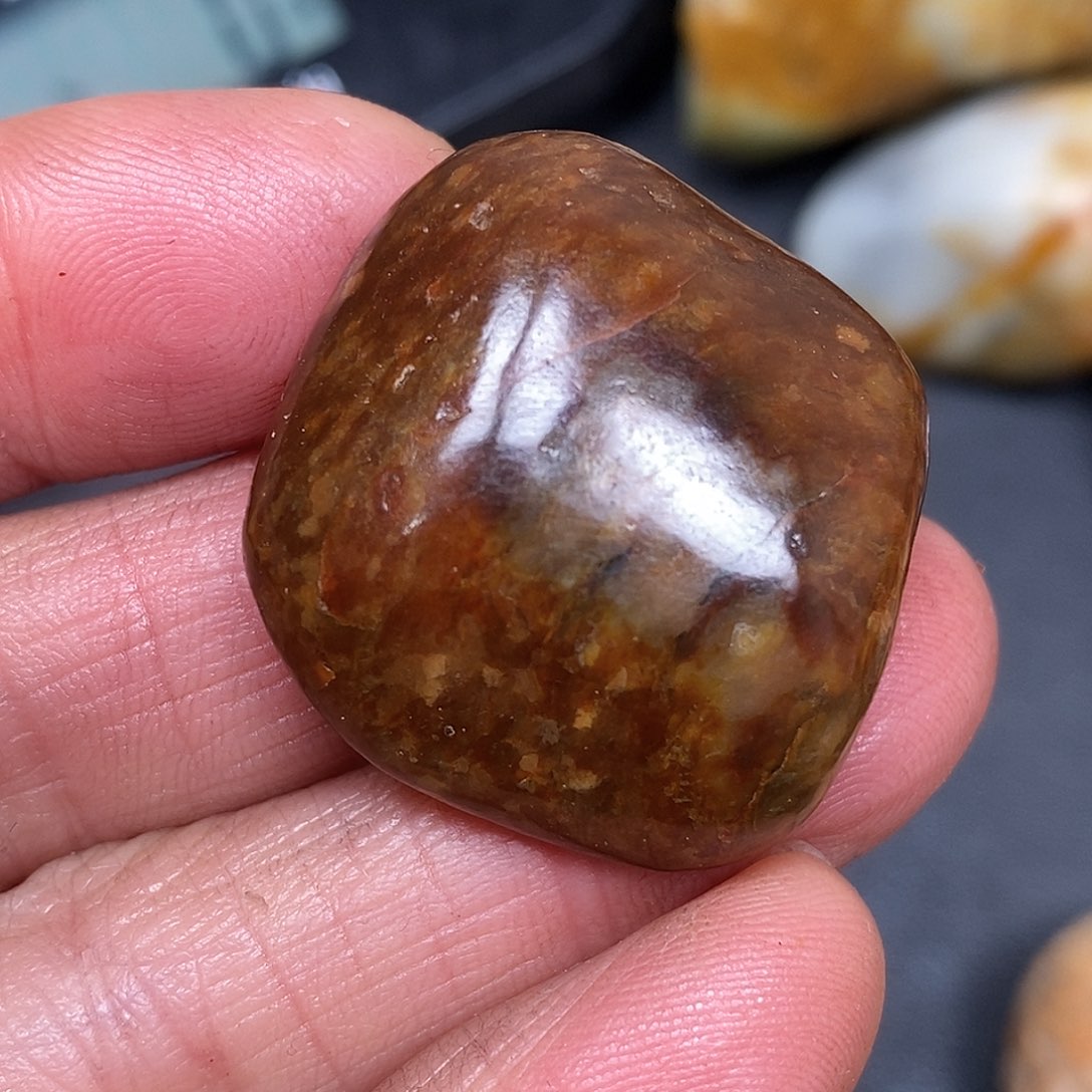 和田玉未镶嵌珠宝奇石