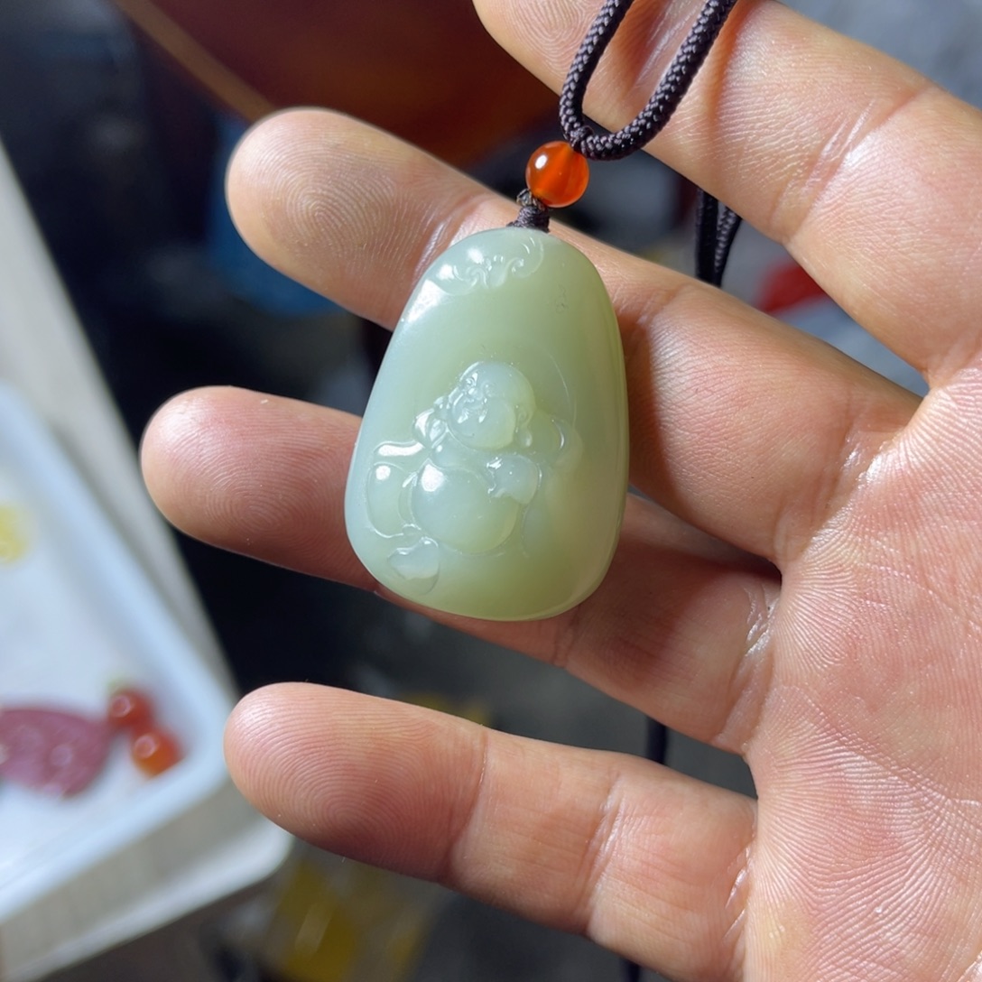 嬴***政硅化玉未镶嵌手饰