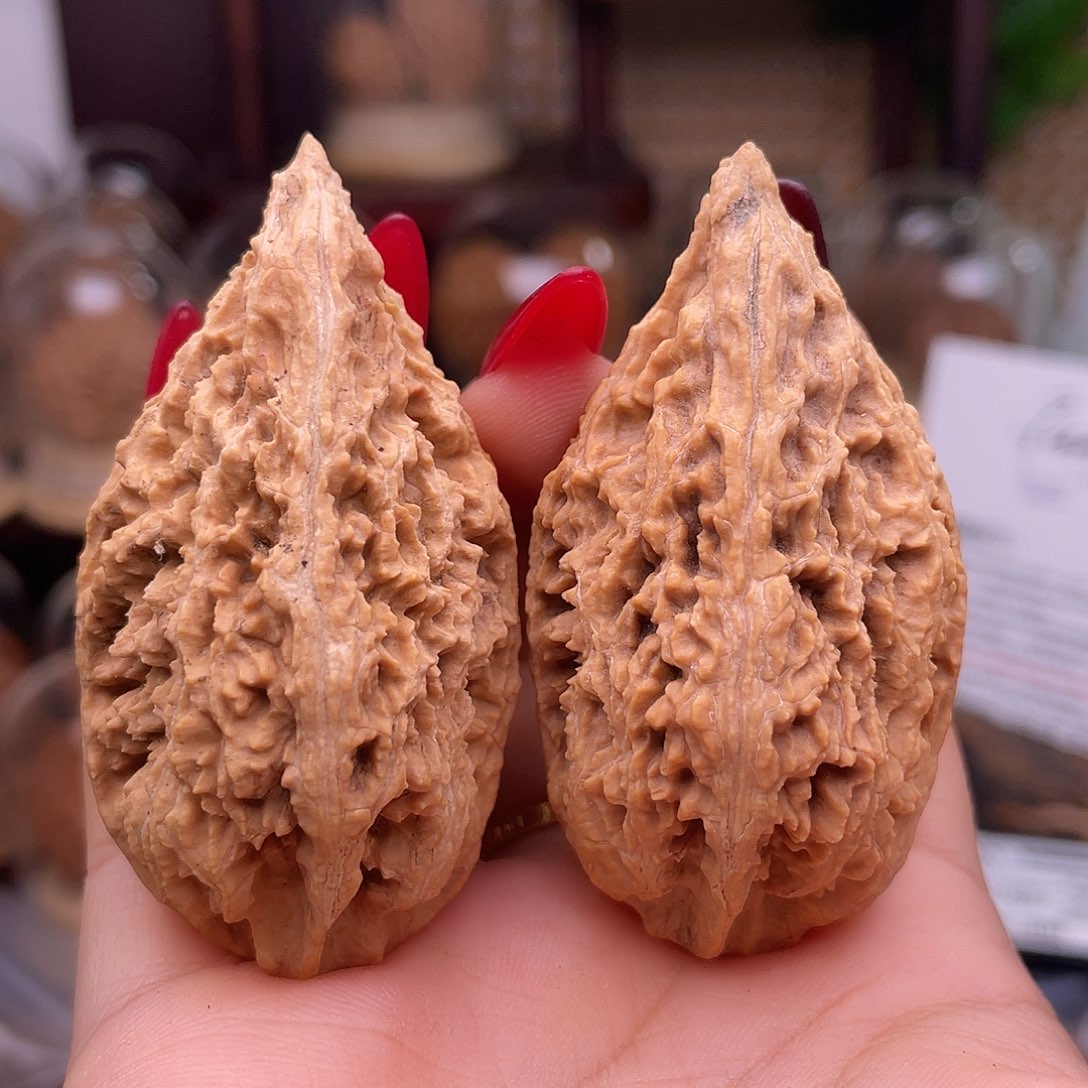 妖***哥文玩核桃吊坠蚂蚁金梭子