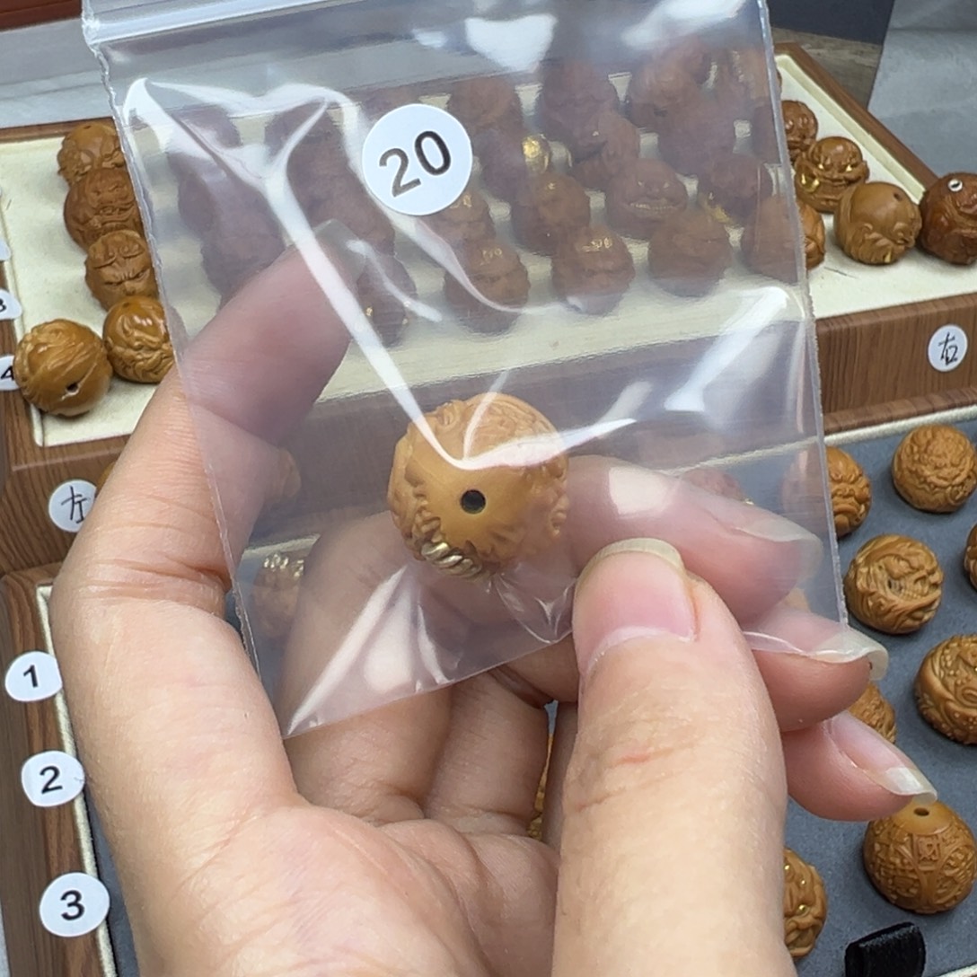 ****猴头核桃吊坠重工吞噬佛爷。20