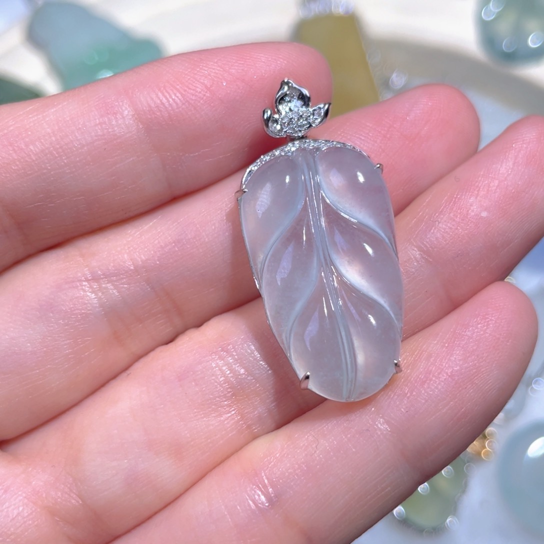 翡翠颈饰18K金镶嵌翡翠