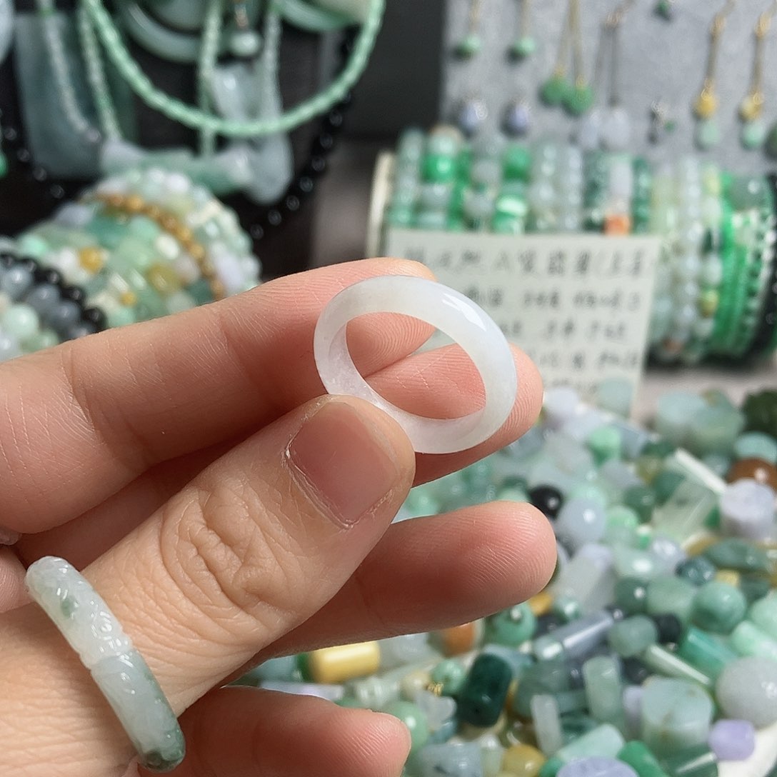 翡翠颈饰未镶嵌卡18.3