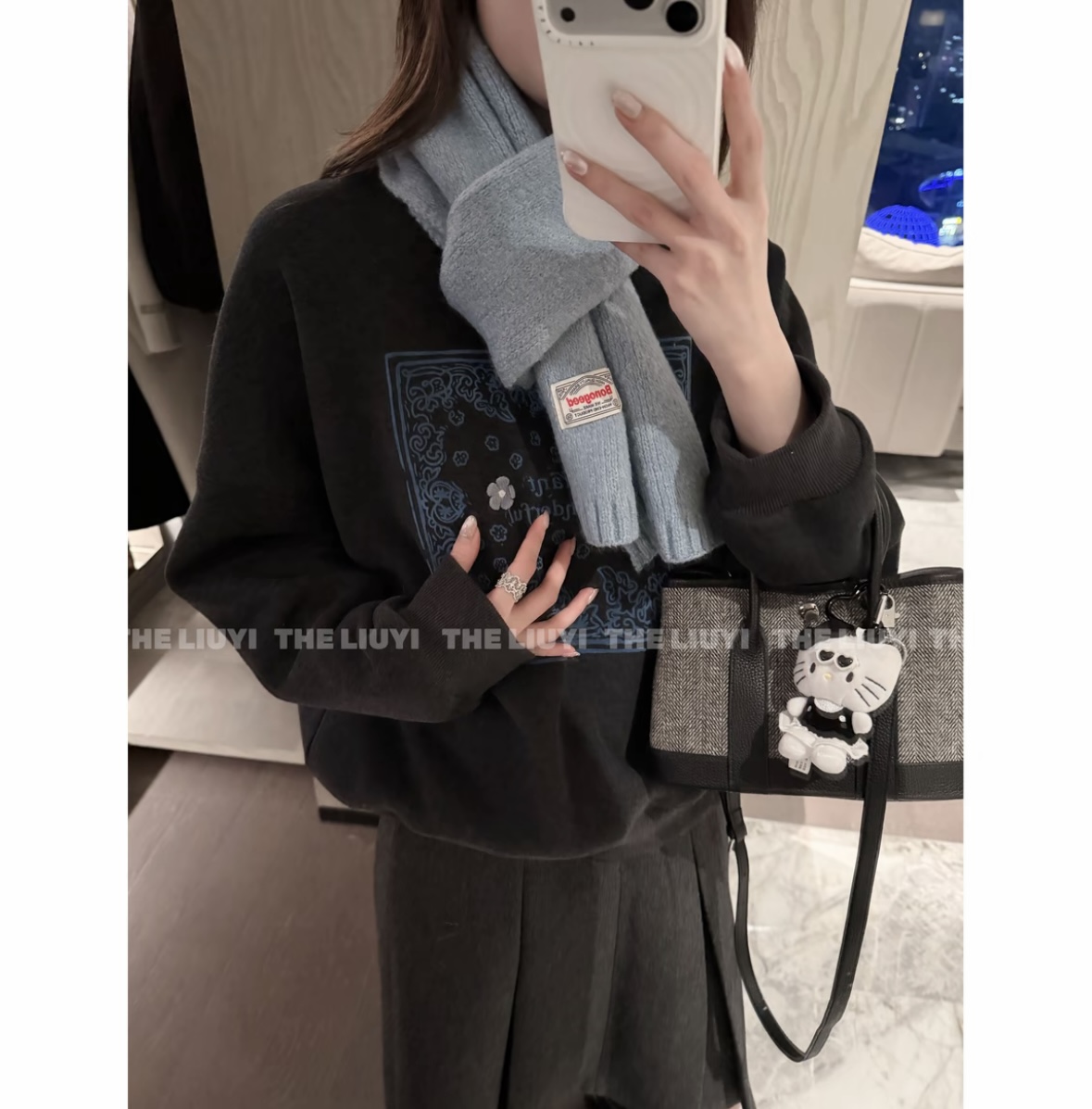 【LIUYI】冬季新款韩系重工浮雕植绒印花立体花朵卫衣511262