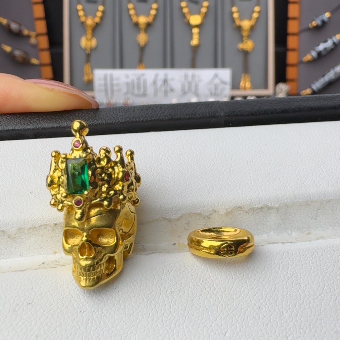 朱***f足银玻璃骷髅加冕一套