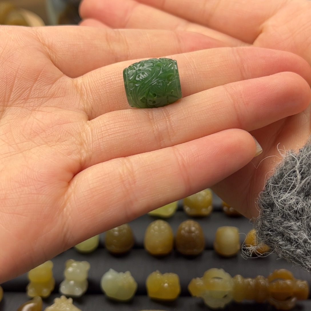 和田玉颈饰未镶嵌乐*妈