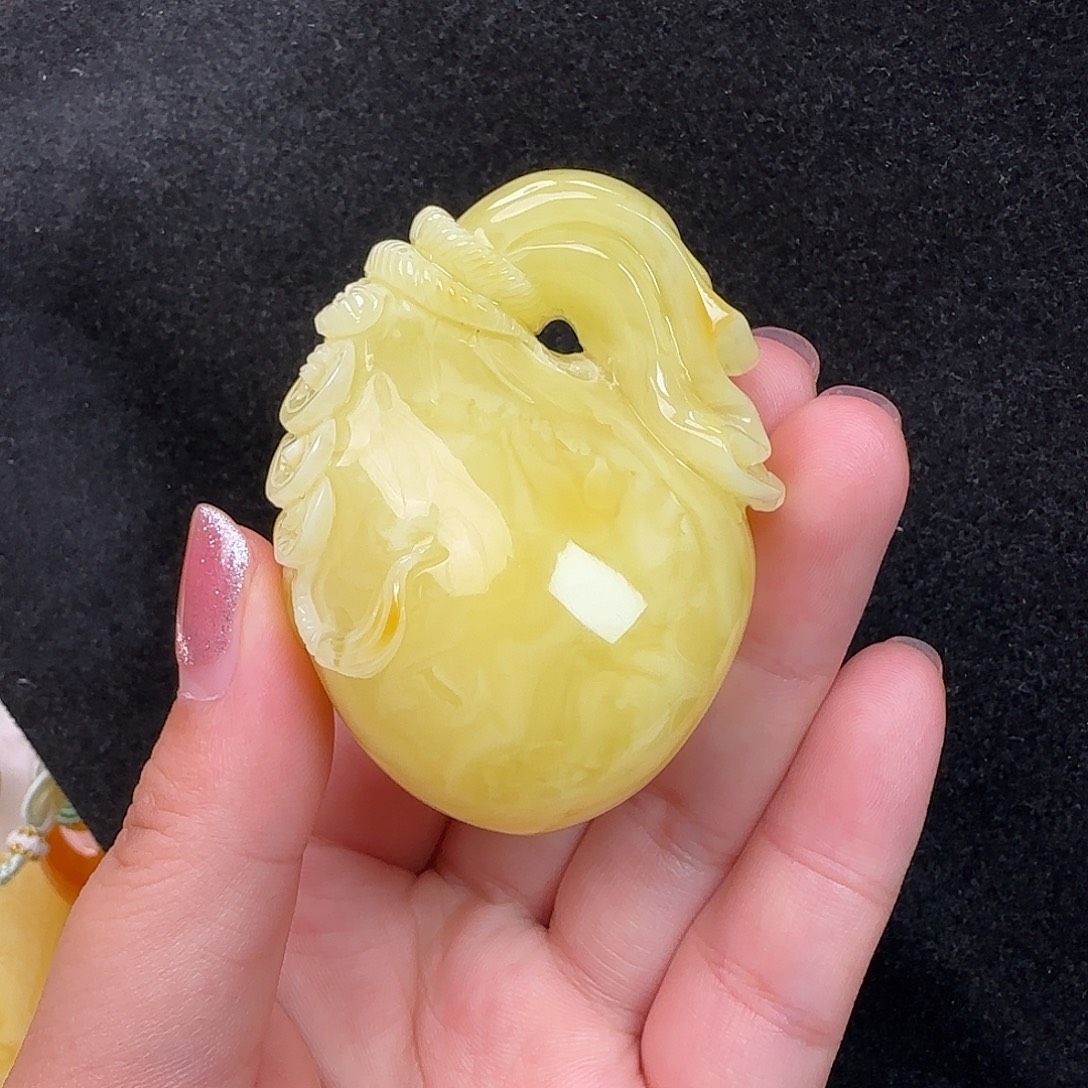 蜜蜡未镶嵌珠宝奇石