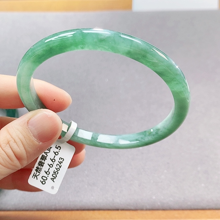 【闪购商品】翡翠手镯（圆镯）未镶嵌