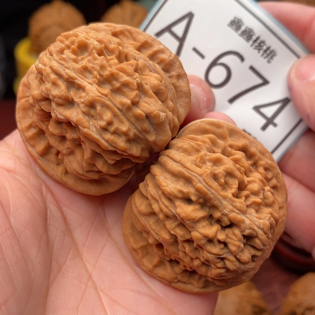 文玩核桃把件汉高楼42