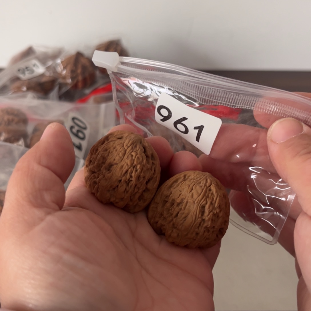 吊坠文玩核桃密纹34