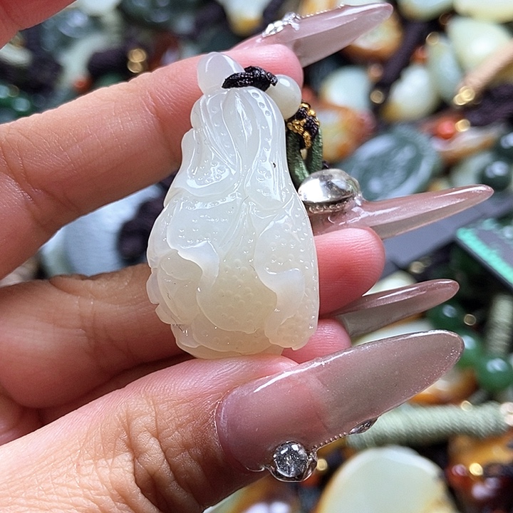 和田玉颈饰未镶嵌