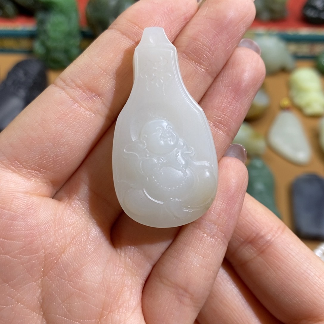 和田玉颈饰未镶嵌定制