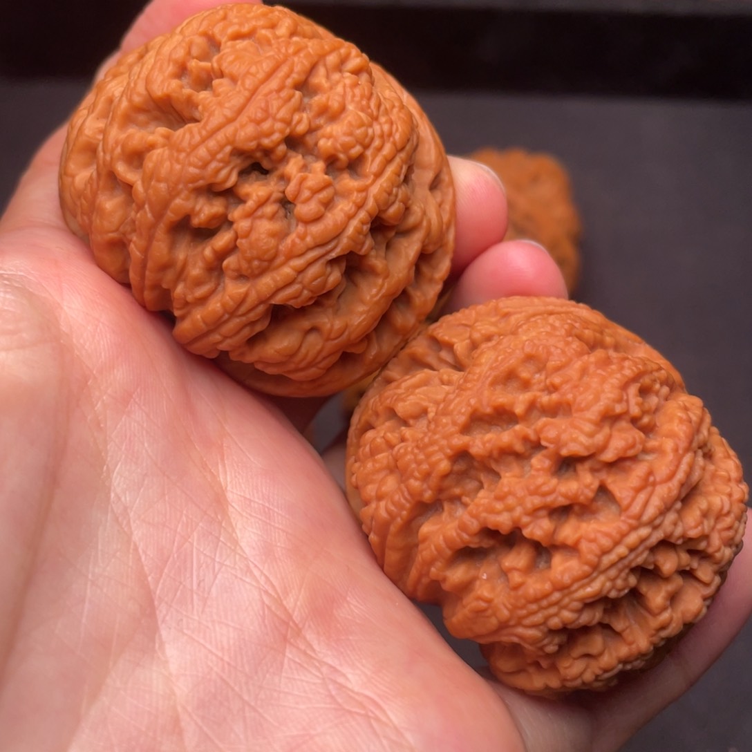 文玩核桃吊坠秦岭野生文玩核桃