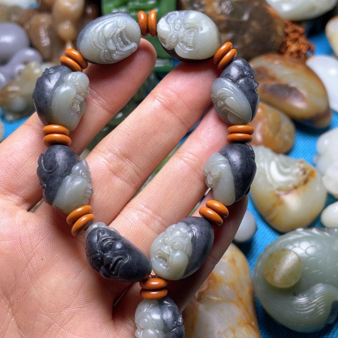 和田玉（青白玉）十八罗汉未镶嵌冰*墩