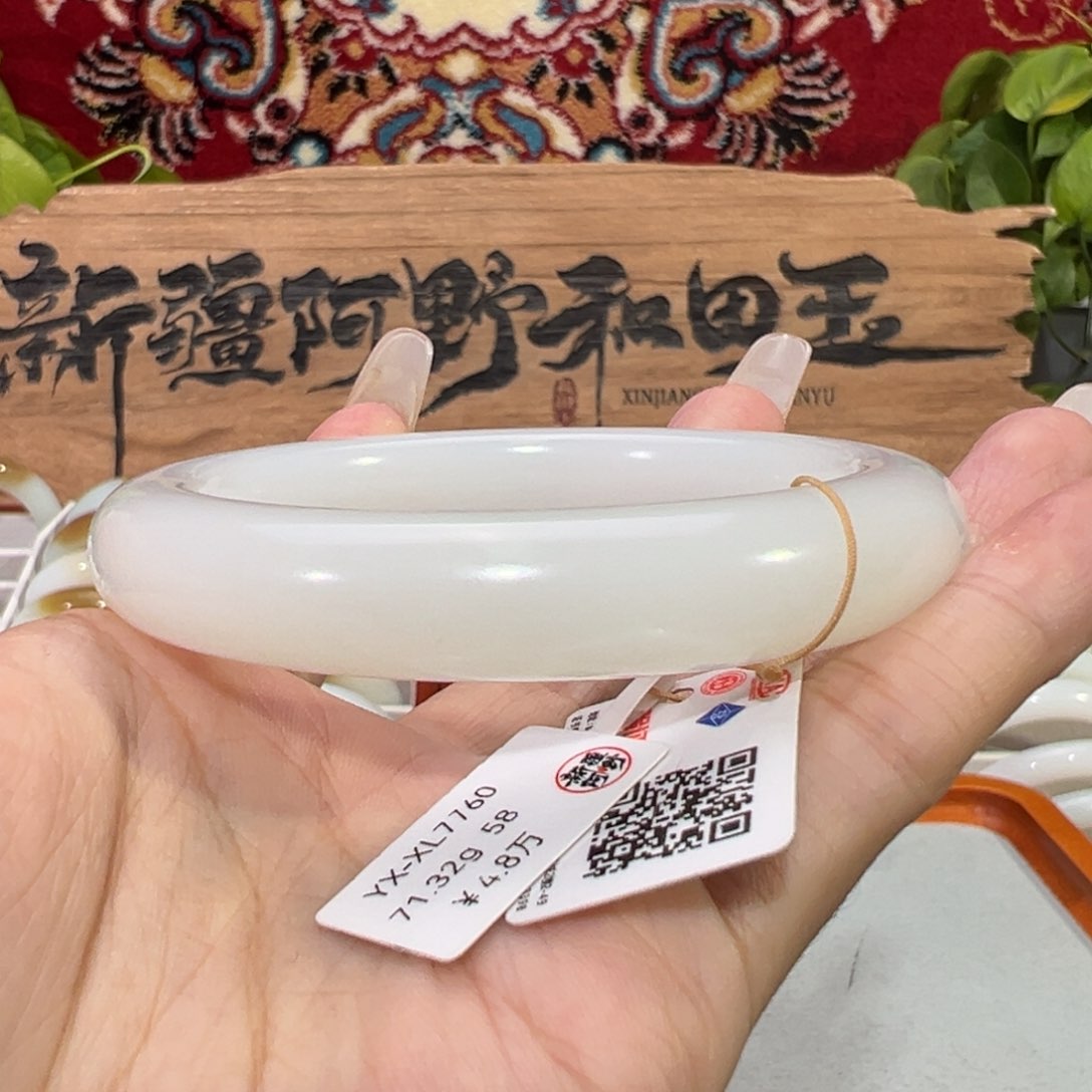 未镶嵌手镯和田玉老坑和田羊脂白玉手镯