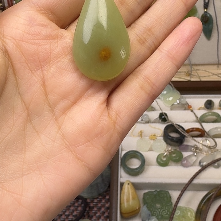 岫玉未镶嵌项链水滴岫玉项链