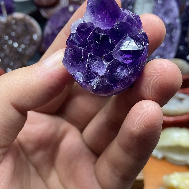 紫晶大型摆件（非配饰）未镶嵌天然水晶，紫晶洞，大牙钱袋子