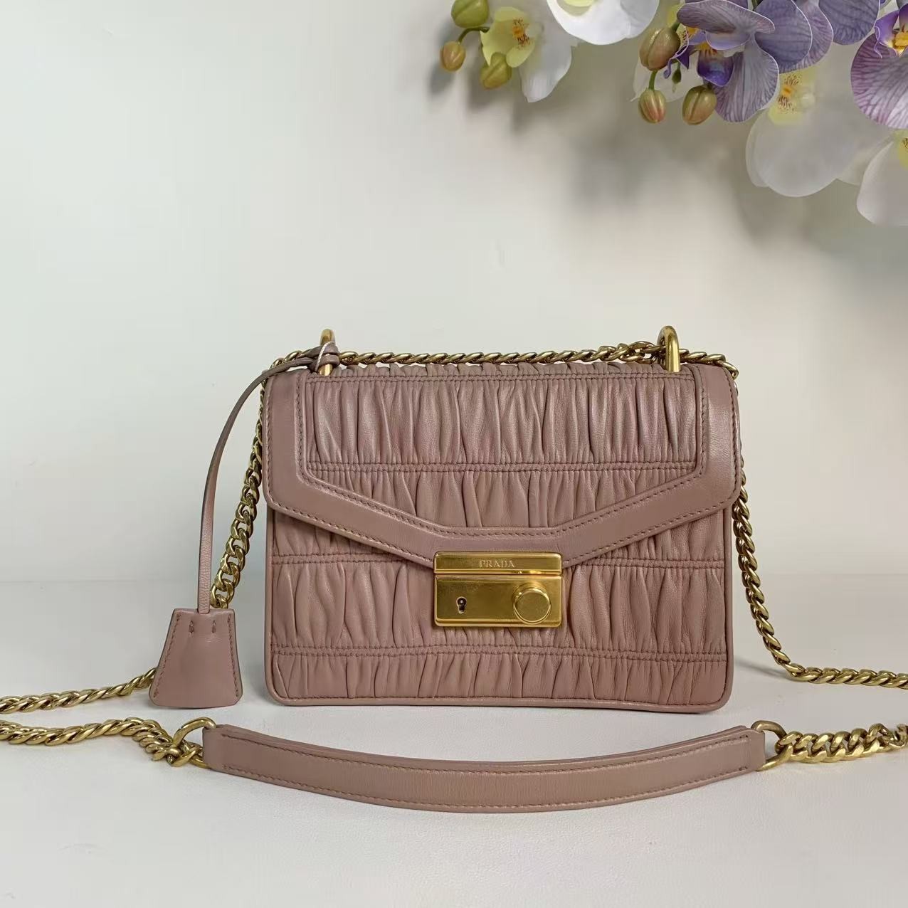 95新 Prada/普拉达 【98新】prada 褶皱22链条包
