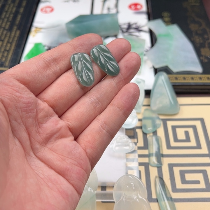 翡翠未镶嵌颈饰翡翠多样发一