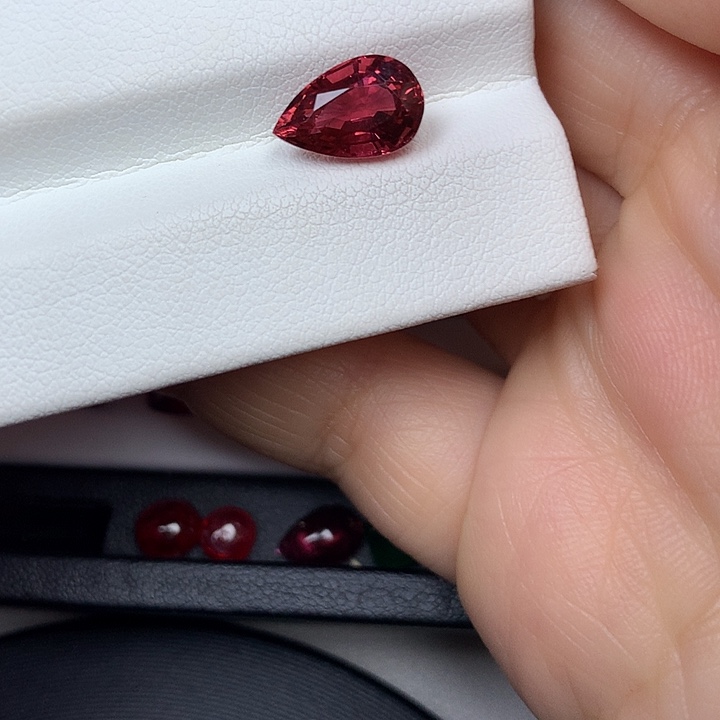 碧玺裸石未镶嵌3.1ct红碧玺