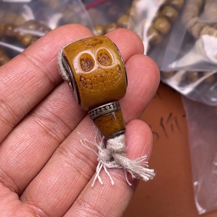 驼骨手串/手链人工忙着