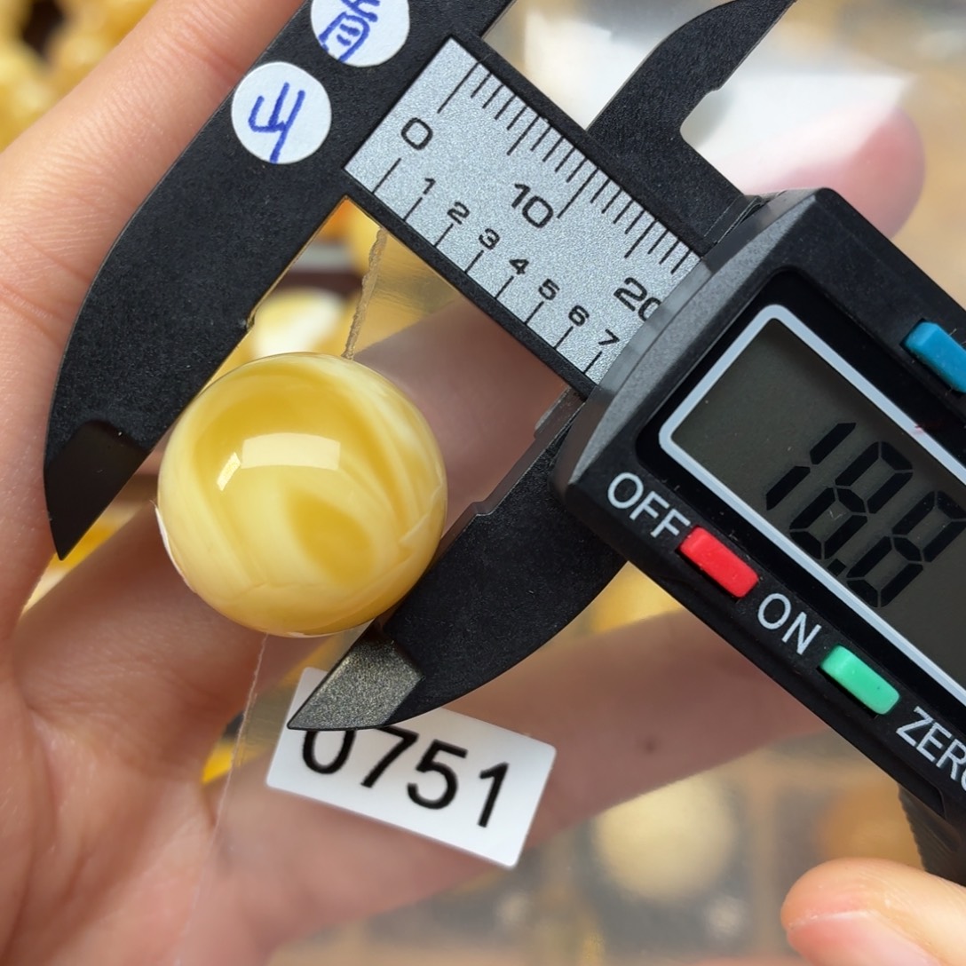 蜜蜡未镶嵌裸石蜜蜡金白拉丝纹
