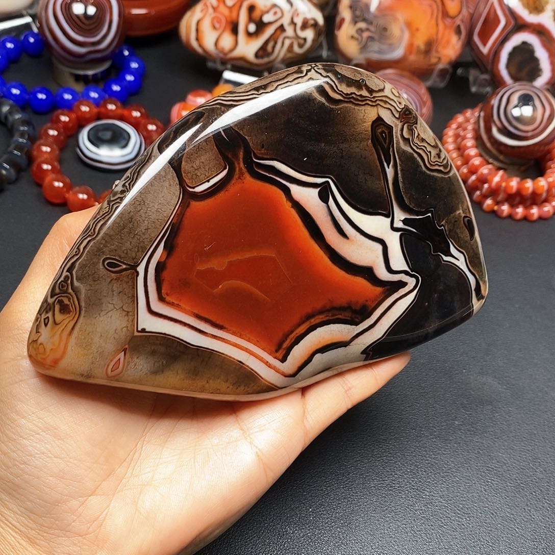 玛瑙/玉髓三毛未镶嵌天***。