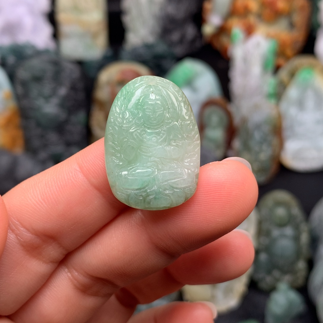 翡翠未镶嵌颈饰天然翡翠A货