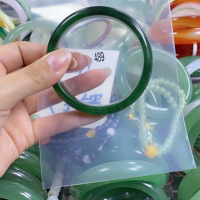 【闪购商品】石英质玉手镯未镶嵌58