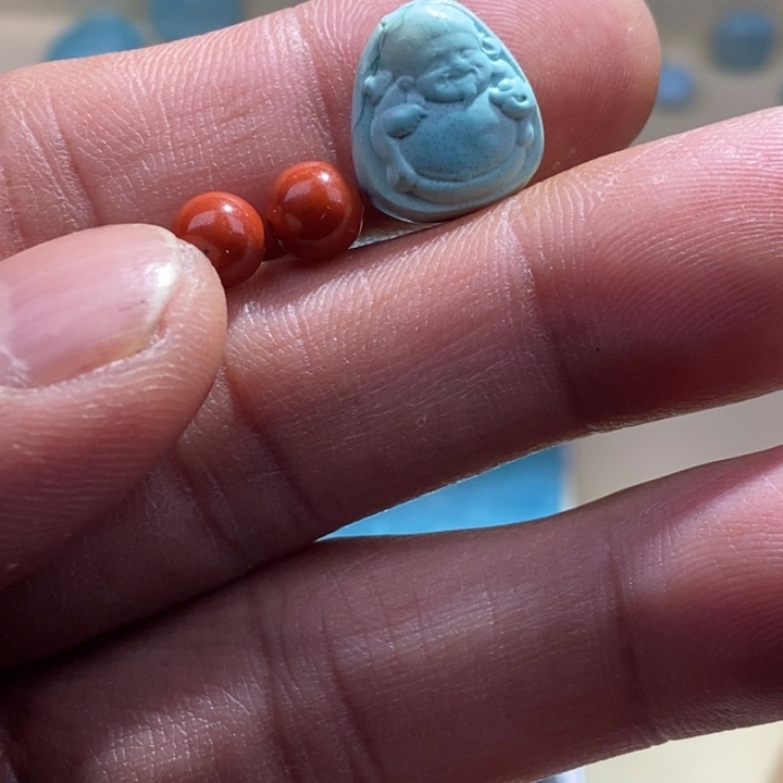 南红玛瑙珠宝半成品未镶嵌田***?