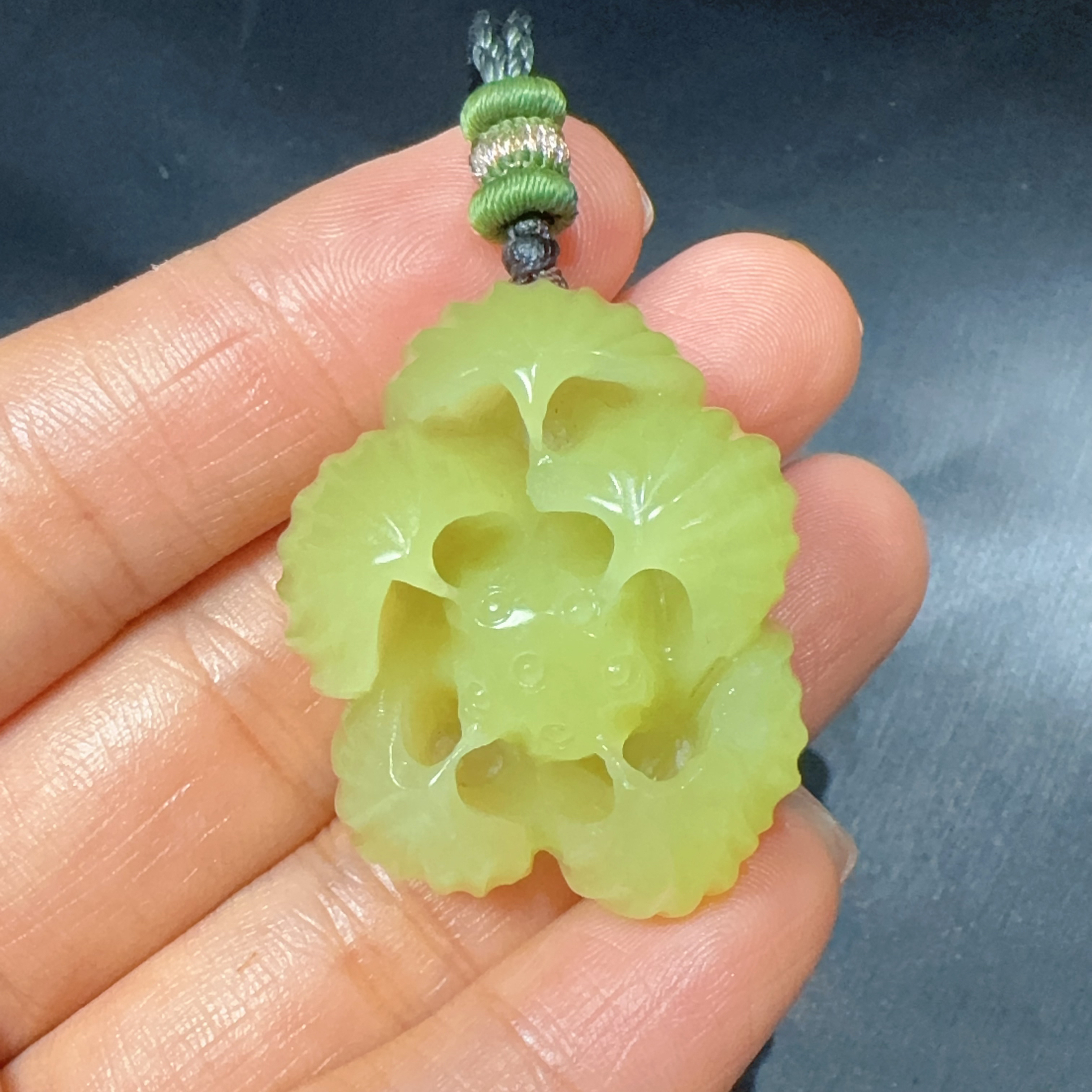 新疆和田玉若羌黄口料莲花35*29.7*17重23克