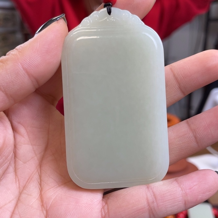 和田玉颈饰未镶嵌无事