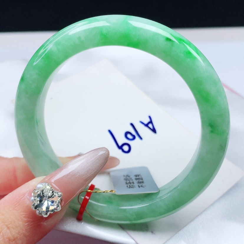 【闪购商品】翡翠手镯未镶嵌52.5圈