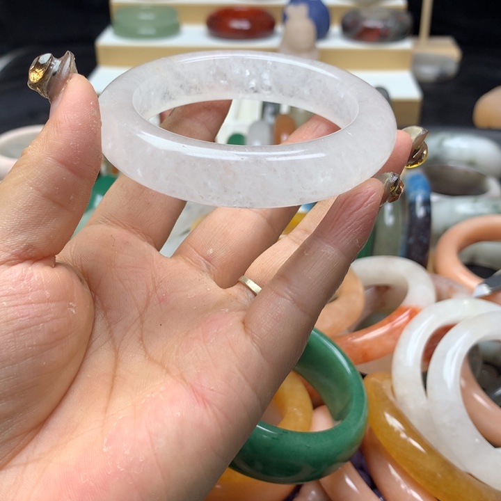 未镶嵌手镯石英质玉金*