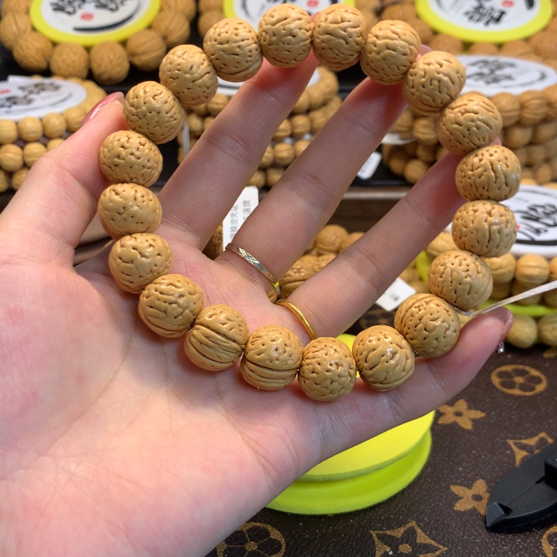 博***生精品桃核金丹手串