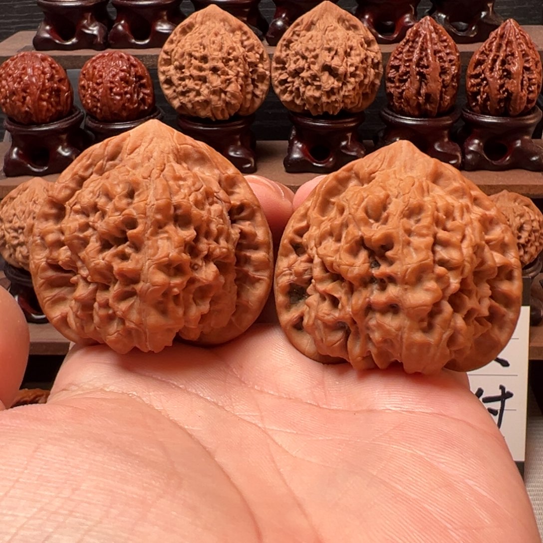 文玩核桃把件50麒麟纹官帽