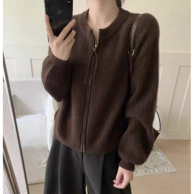 精品-咖色慵懒风软糯拉链低圆领针织开衫A560