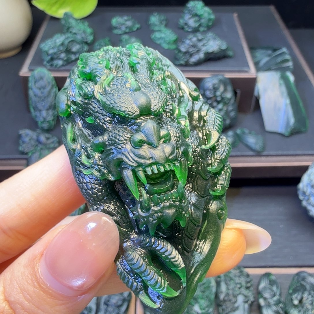 用***0定制翡翠未镶嵌挂件