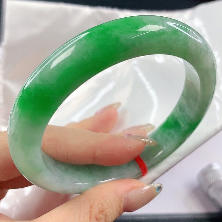 未镶嵌手镯翡翠，927