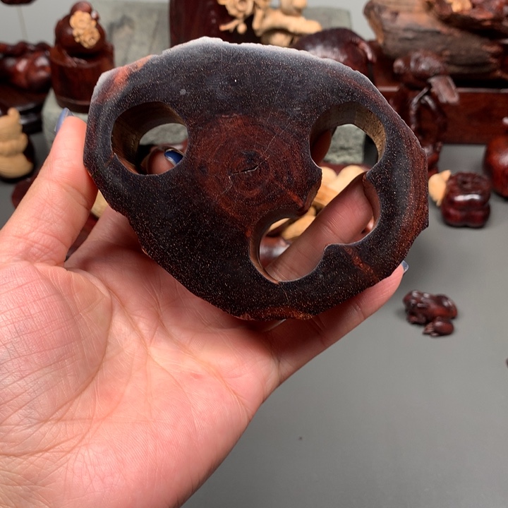 仕***溢檀香紫檀（小叶紫檀）